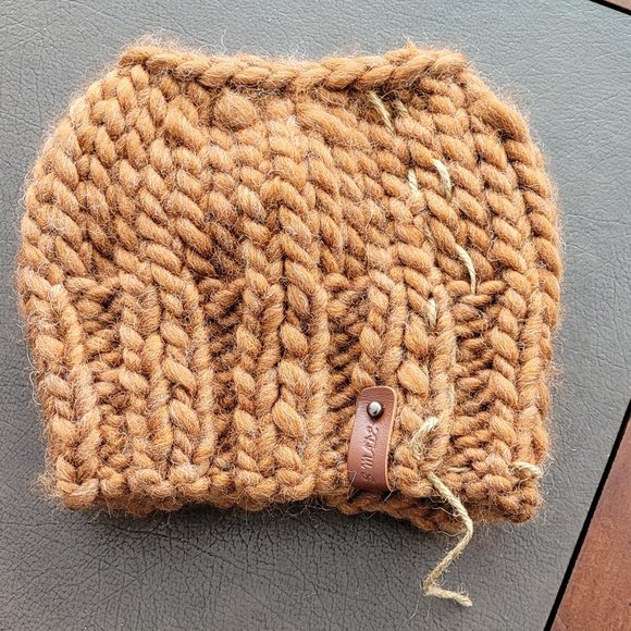 Hand Knitted Wool Ponytail Hat , One Size, cinnamon color - Picture 6 of 7